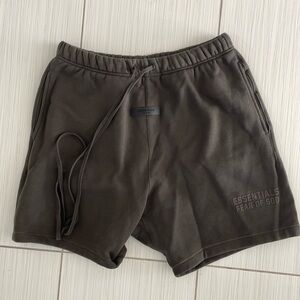Essentials fear of god fleece sweat shorts size medium